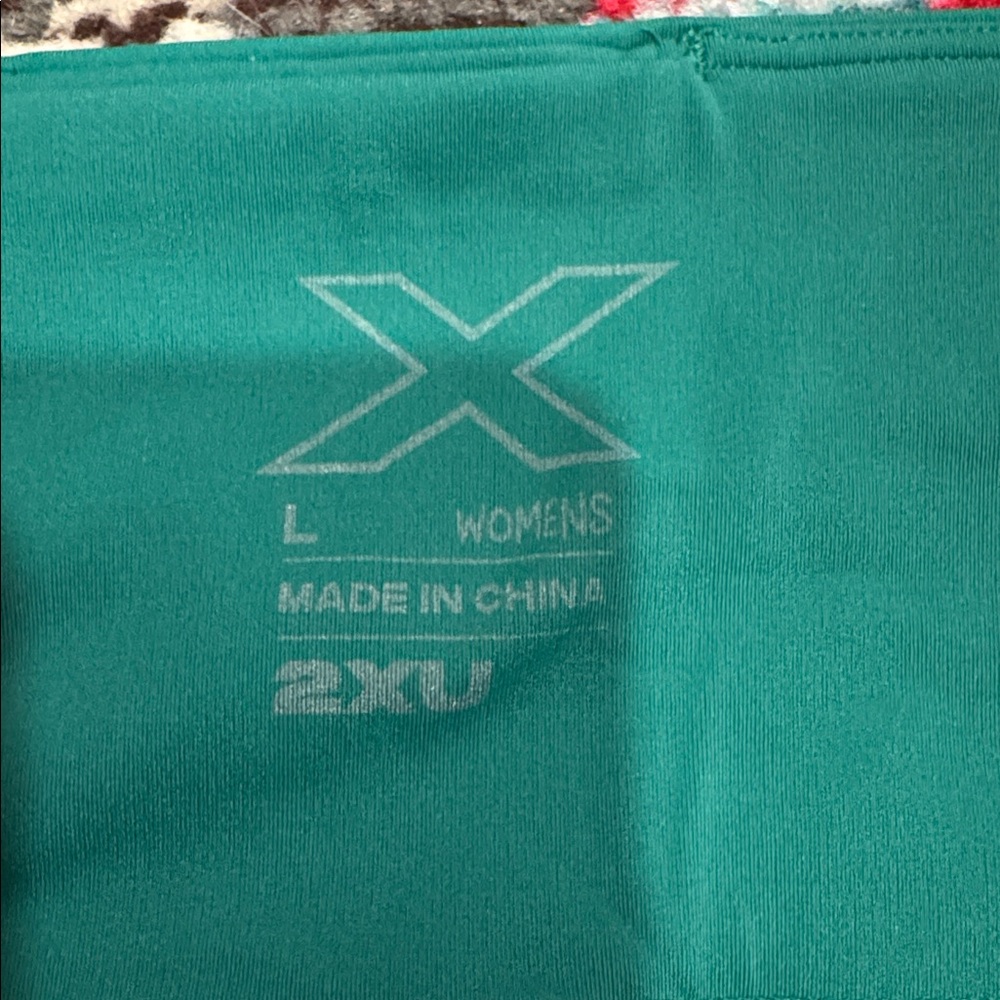 2XU Green Form Soft Touch High Rise Compression Shorts 4" Large - Picture 6 of 13